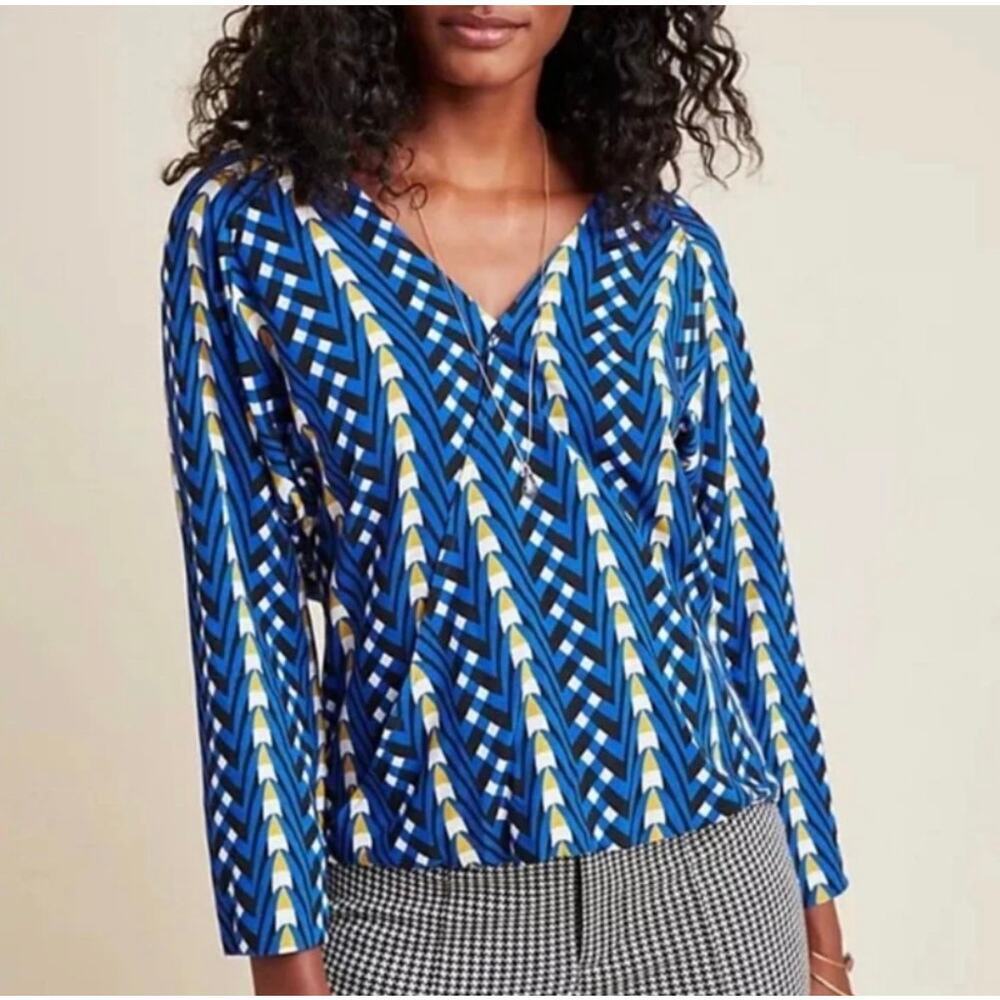 The Odells Size XS Alisha Top Blouse Blue Geometric Rayon V Neck Long Sleeves